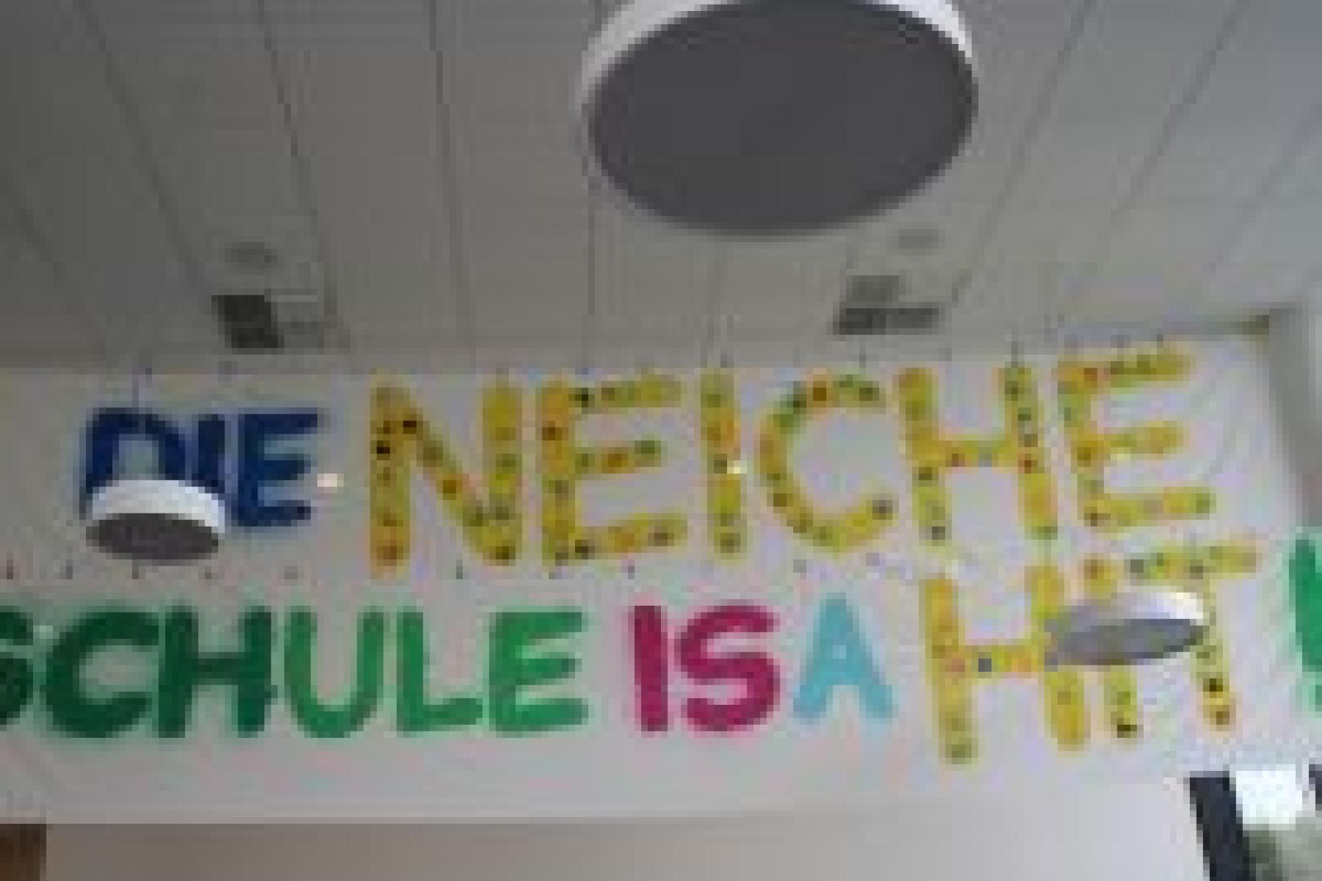 Die_neiche_Schule_is_a_Hit