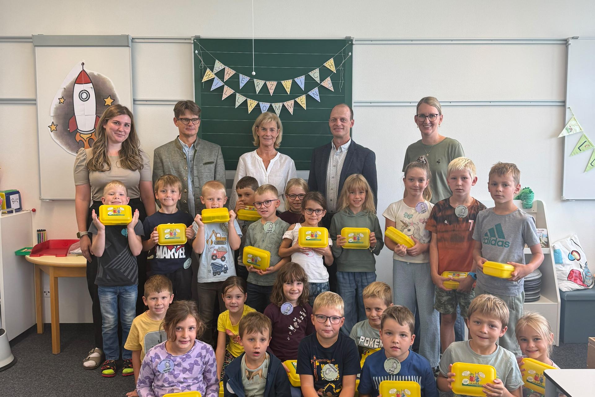 1.Klasse Volksschule Jausenboxen