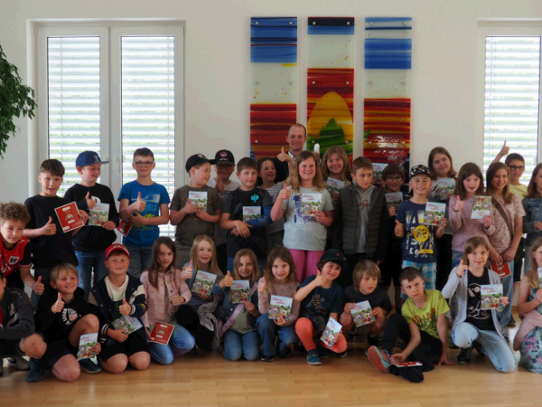 Kinder_im_Sitzungssaal