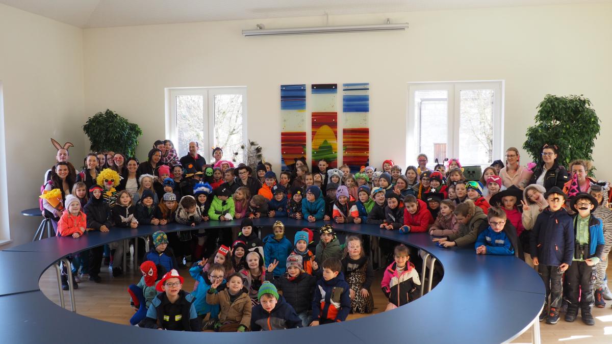 Schüler zu Besuch am Gemeindeamt, Faschingsdienstag