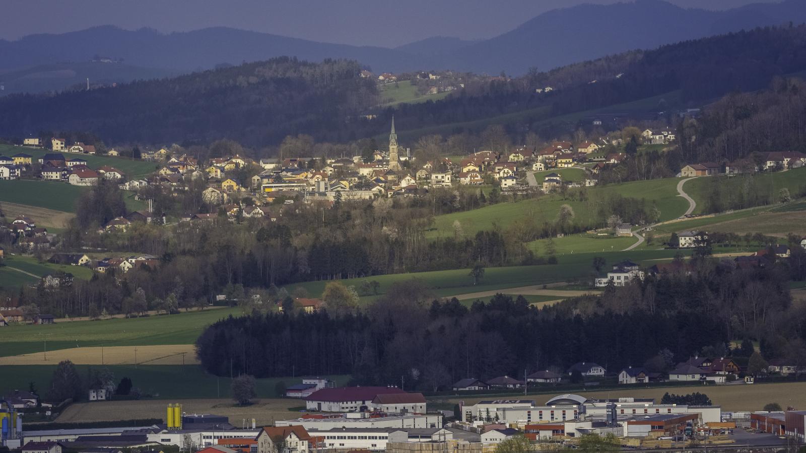 Nußbach aus Sicht vom Gewerbegebiet